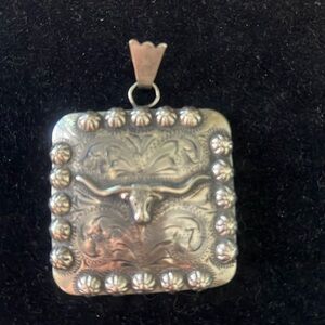 Longhorn pendant